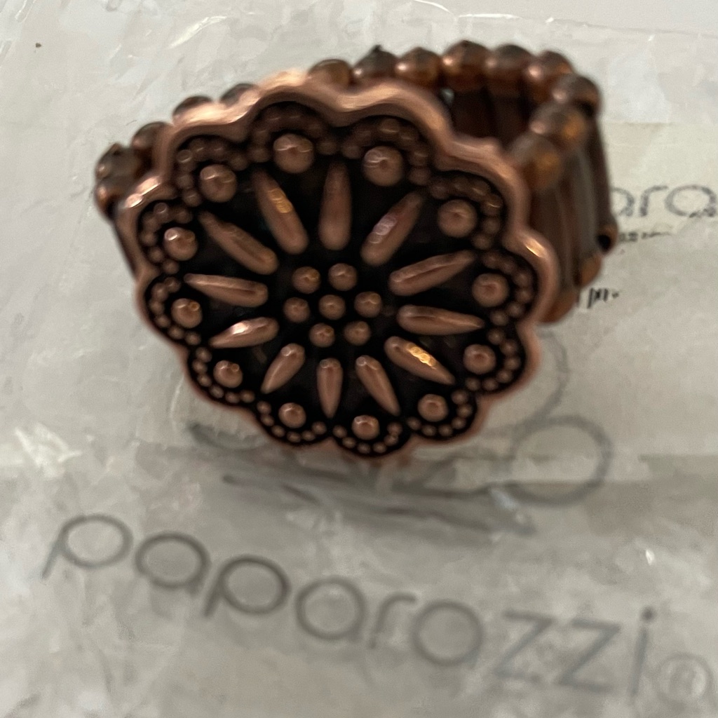Paparazzi Boho Elastic Expandable Flower Ring Rose Gold Tone 21$